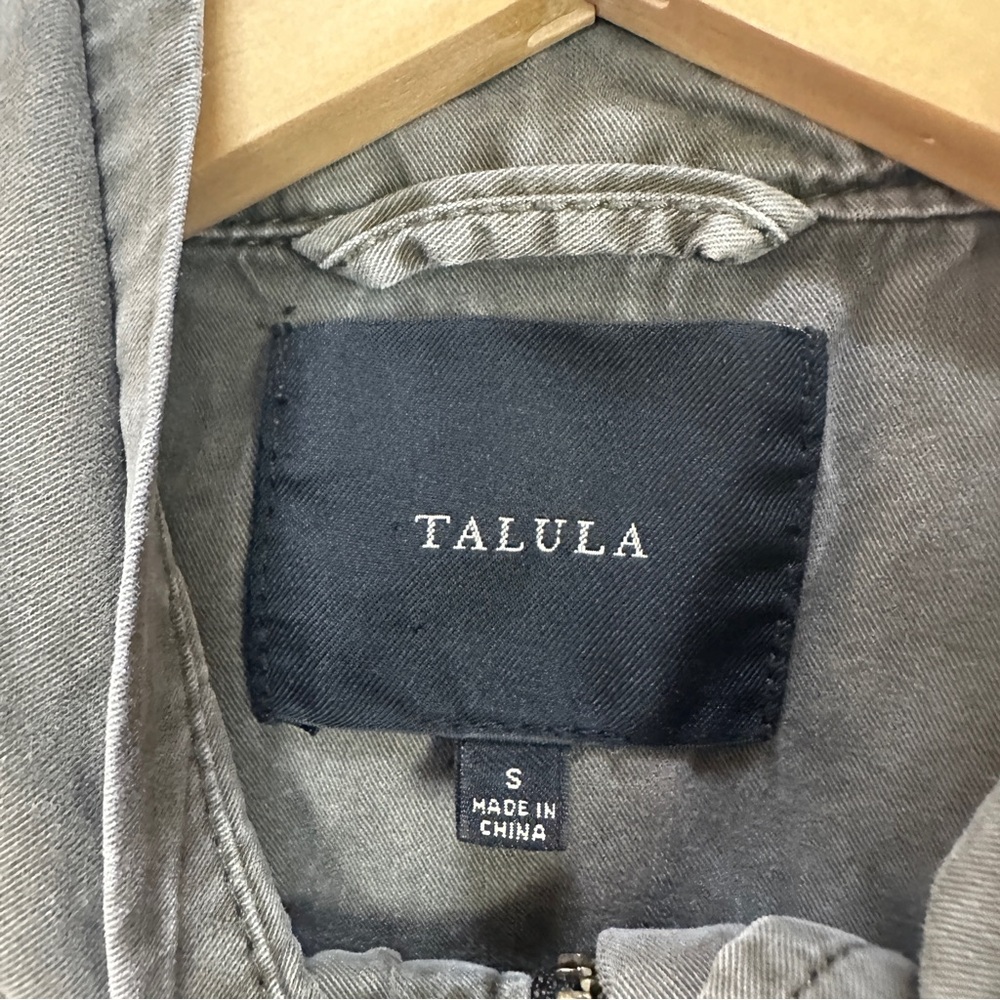 Aritzia Talula‎ Trooper Jacket Gray Utility Pocket Hooded Women’s Small - Picture 3 of 4